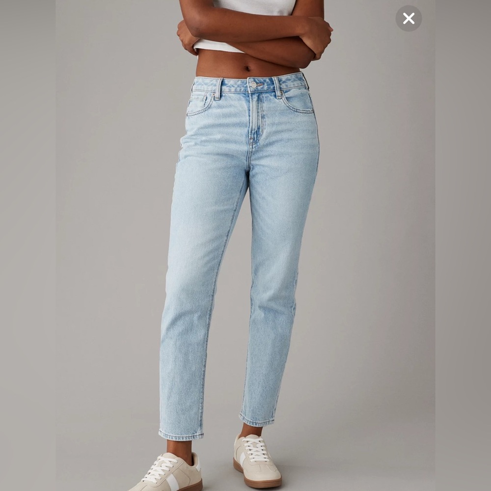 American Eagle Strigid Mom Jean